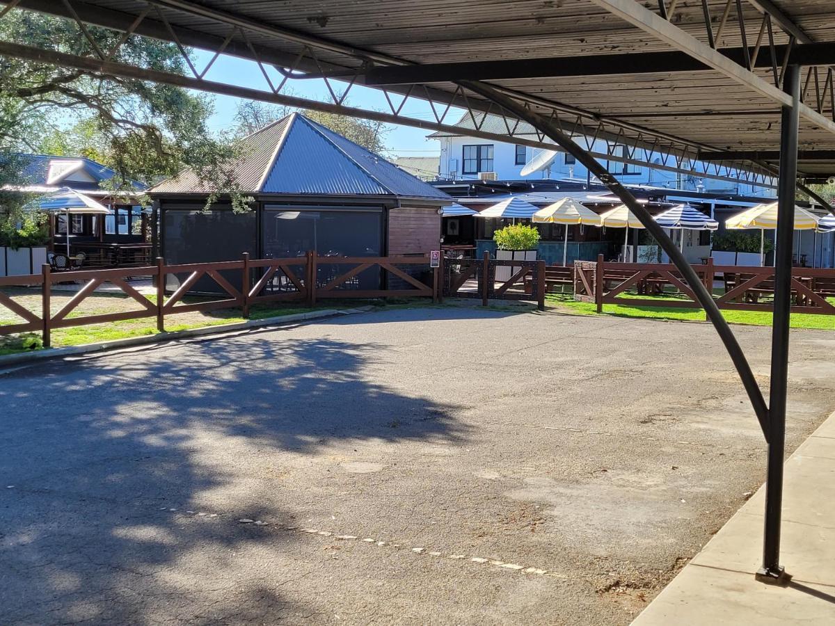 Palm And Pawn Motor Inn Wagga Wagga Exterior photo